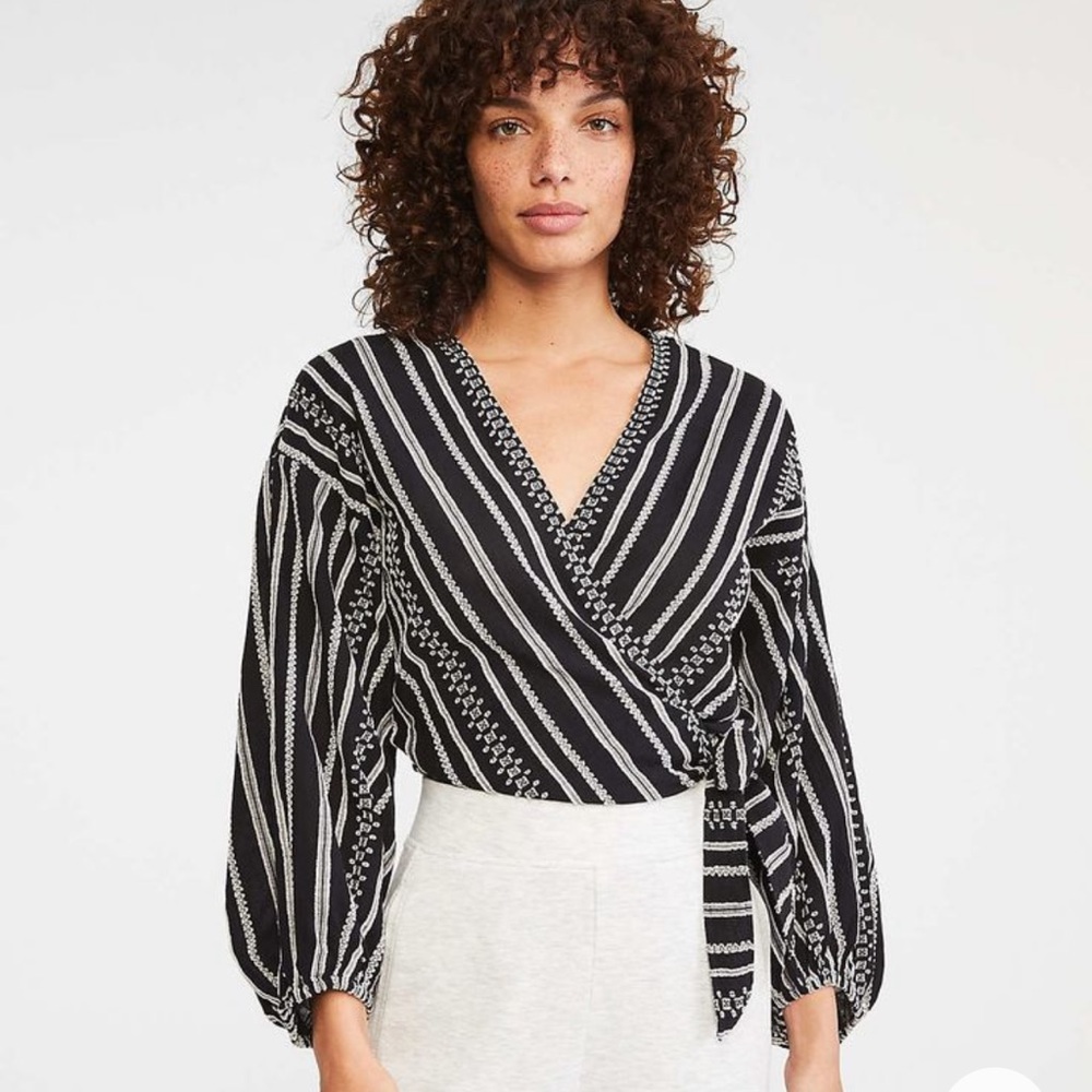 Lou & Grey Black and White Voyager Wrap Top, Size Large